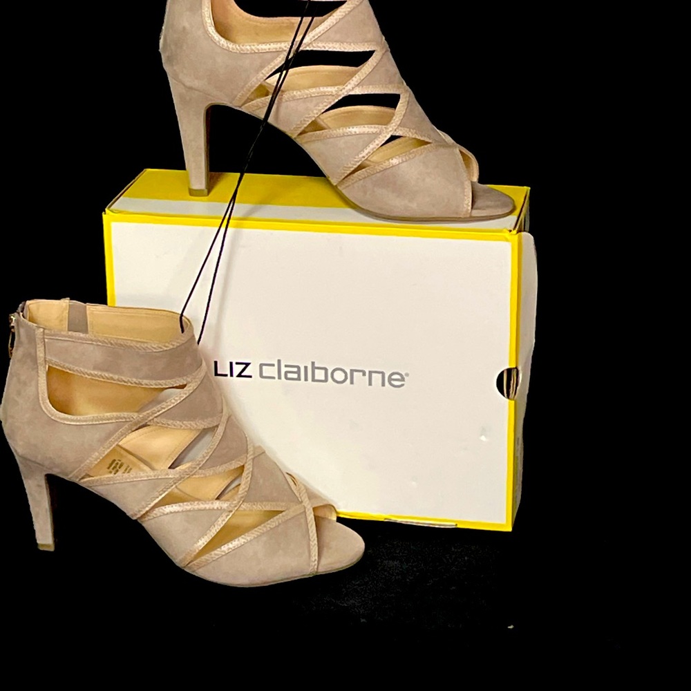 Cream peakaboo heels